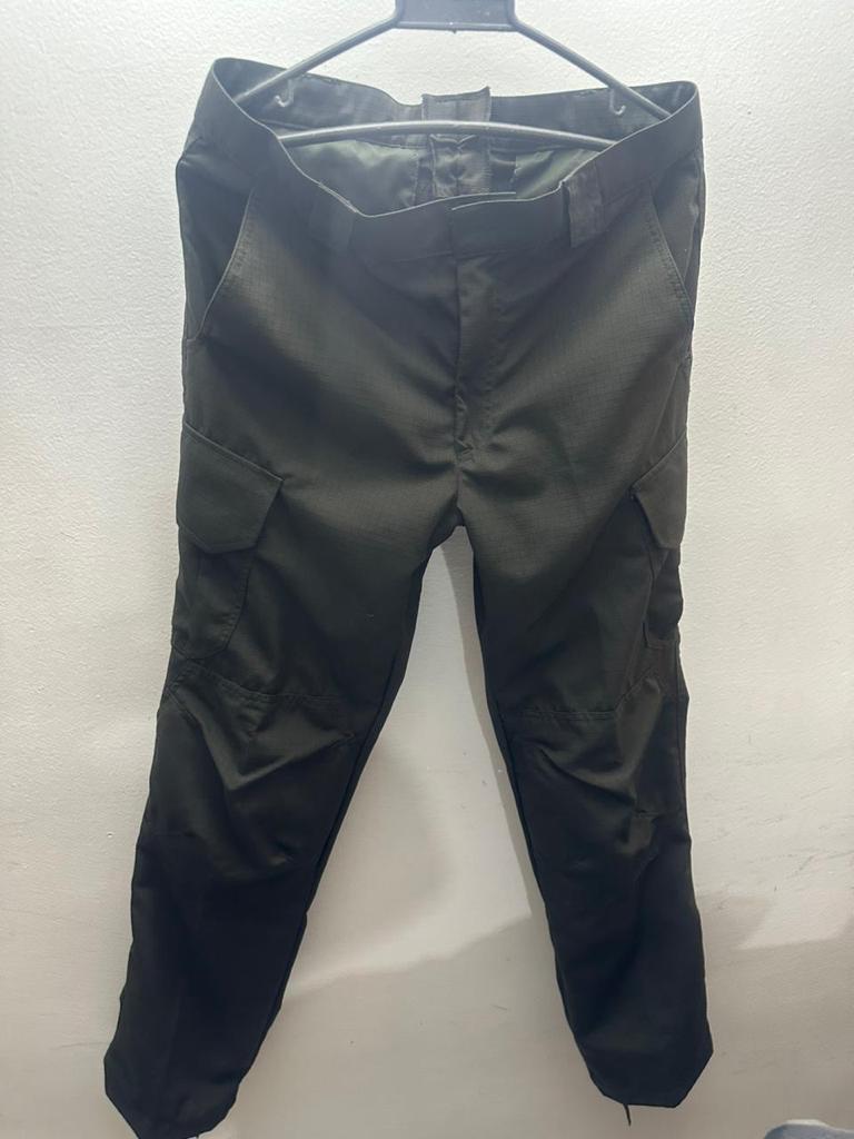 Uniforme N0.5 verde hibrido,pantalón y guerrera(tres piezas)